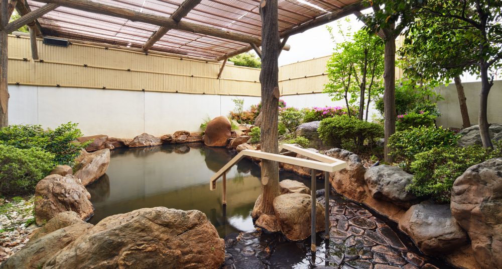 Hot springs and large public baths | Grand Mercure Lake Biwa Resort & Spa