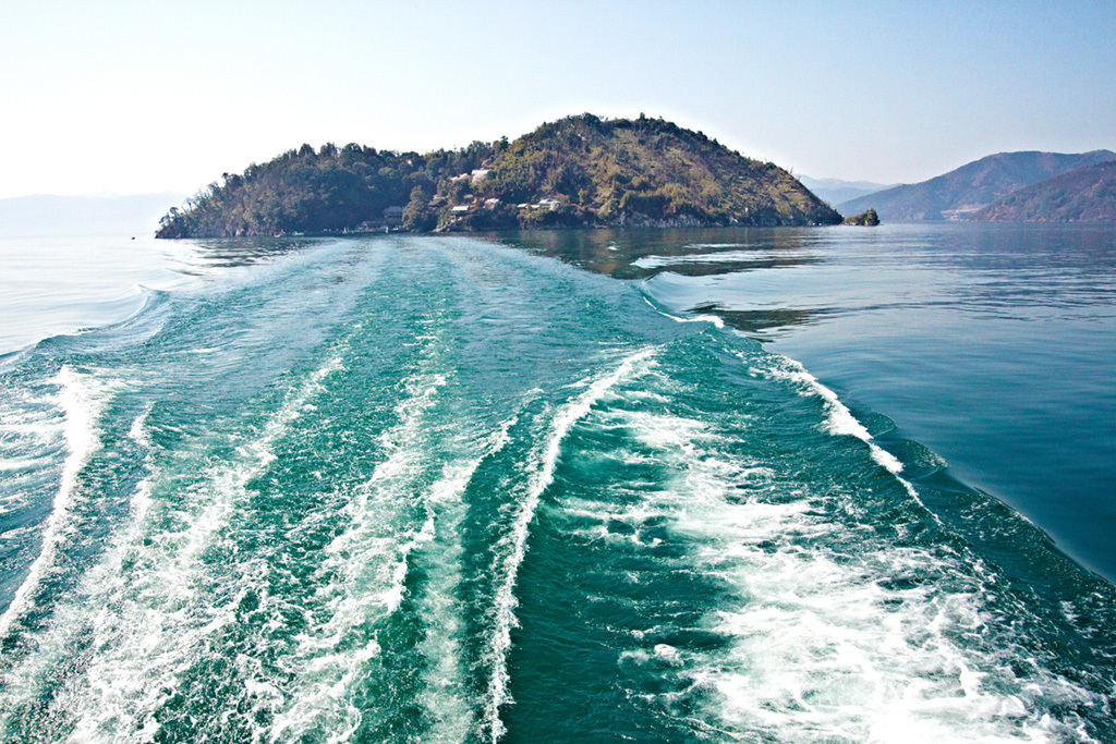 竹生島 クルーズ